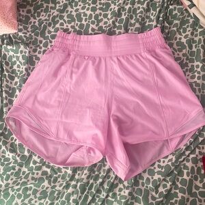 4 in lululemon hotty hots! NWOT